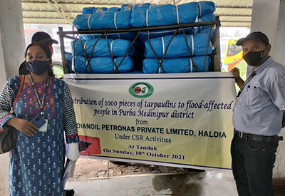 Tarpaulin Distribution at Haldia